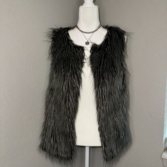 Max Studio Faux Fur Vest Women's Small Sleeveless Shaggy Open Front Jacket - Picture 1 of 7